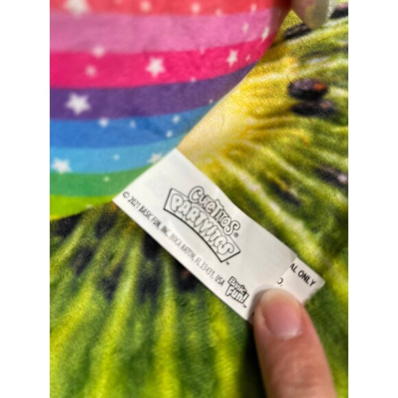 Cutetitos Partyitos Rainbow Fishito Splashito, Fish Plush with Blanket! - Picture 3 of 5